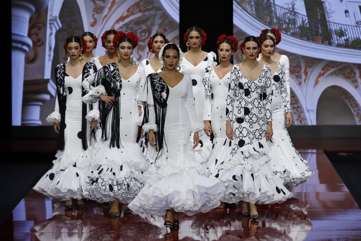 Flecha Maravilla Problema Trajes de flamenca Sevilla - Moda flamenca - Vestidos originales y  exclusivos.